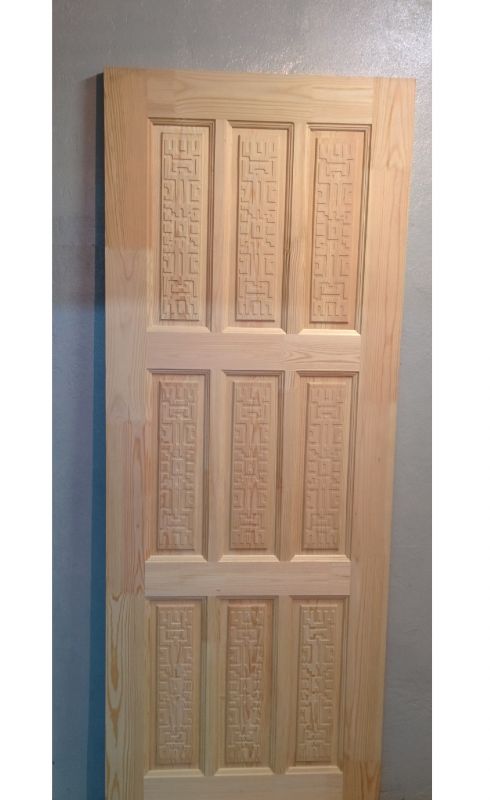 Деревянная сосновая дверь